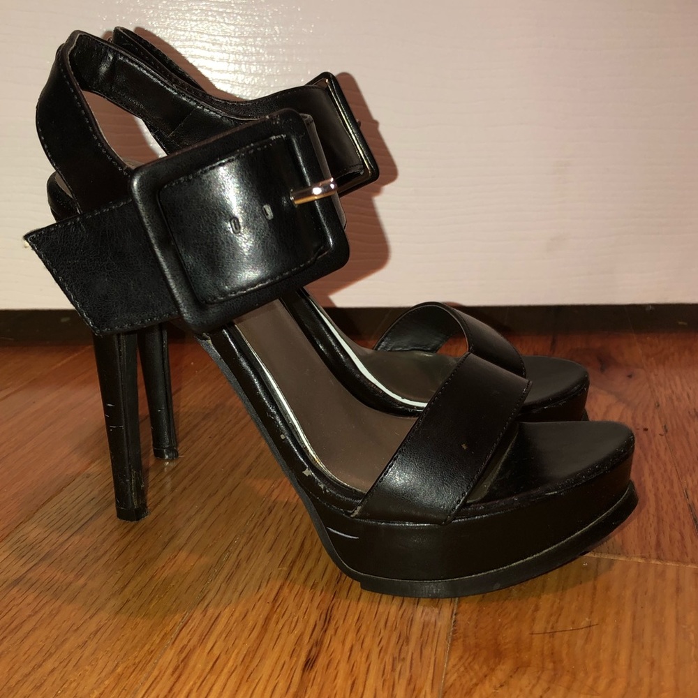 Guess stilettos 👠 make me an offer 👌🏻